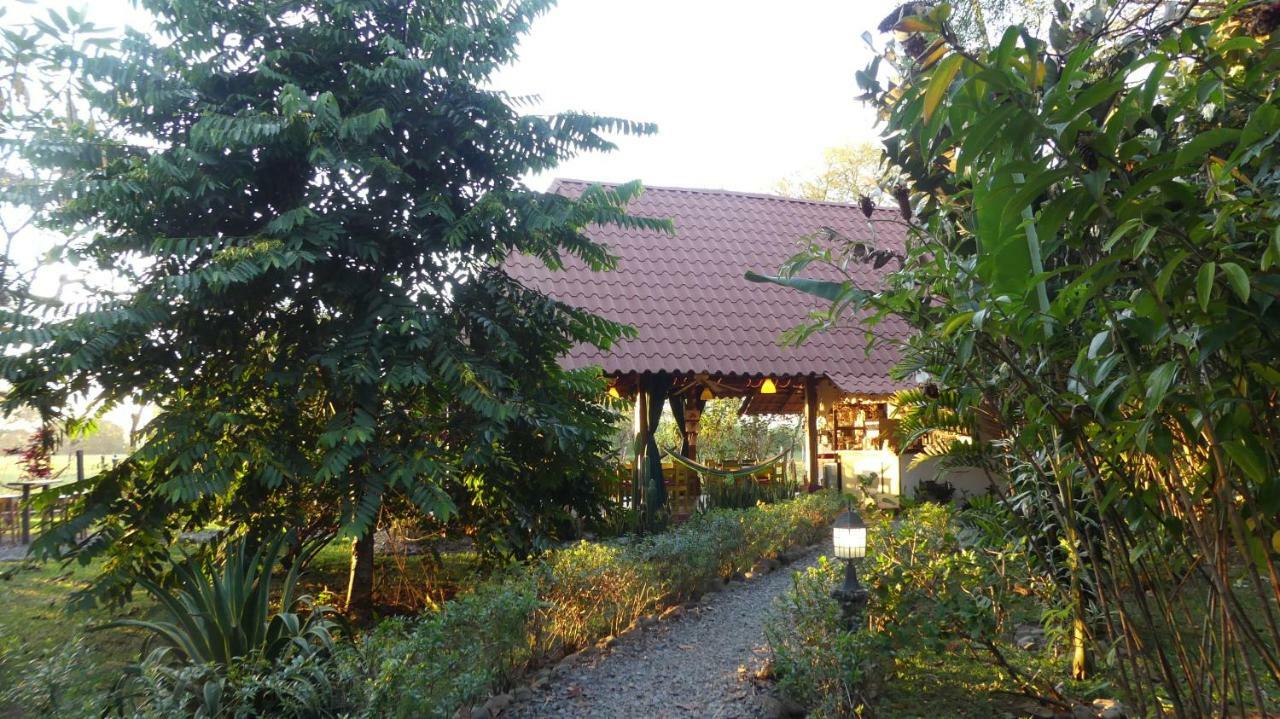Naturalmente Boutique Bungalows Y Cocina Mediterranea Las Lajas  Exterior photo
